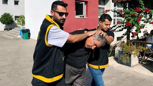 Otomobilin lastiği patlayınca yakalanan cinayet şüphelisi, susma hakkını kullandı