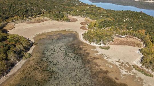 Suyu 300 metre çekilen Kovada Gölü'nün 'milli park' özelliği tehlikede