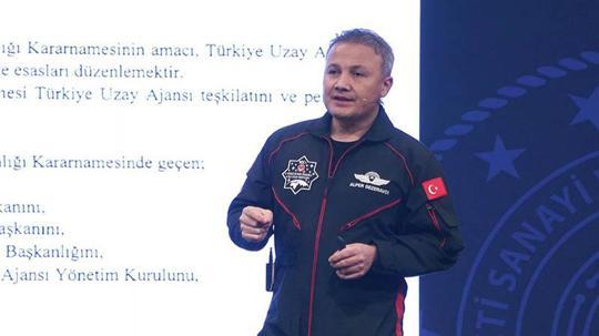 Uzaya giden ilk Türk astronot Alper Gezeravcı, YTÜ’de öğrencilerle buluştu
