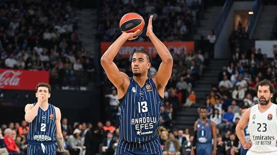 Anadolu Efes - Real Madrid: 75-81