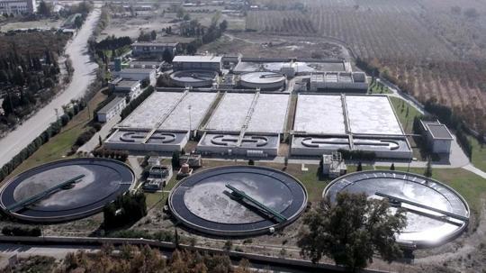 Bu tesiste yıllık 34 milyon metreküp atık su arıtılıp, ayda 1500 ton katı atık geri dönüştürülüyor