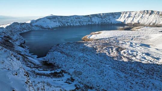 Nemrut ve Süphan'da kış manzarası