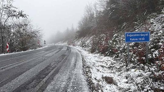 Bartın'ın yükseklerinde kar yağışı