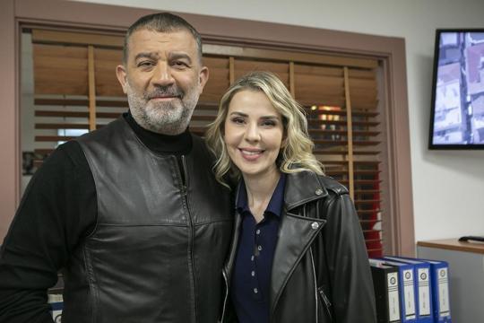 Arka Sokaklar’da kaosun ortasında tatlı kavga