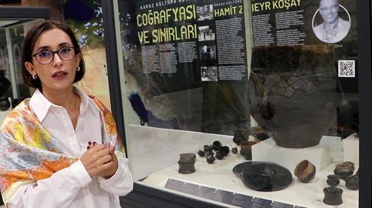 Karaz seramiklerindeki motifleri inceledi