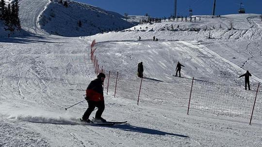 Denize en yakın kayak merkezinde sezon açıldı; hedef 1 milyon ziyaretçi