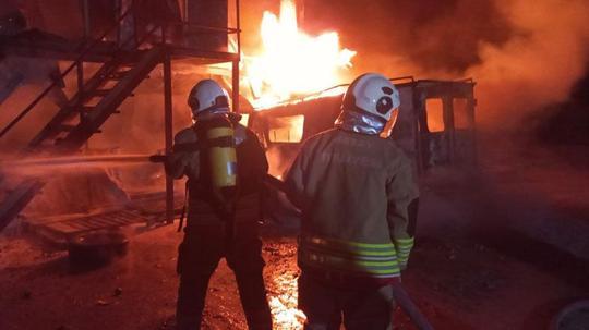 Hatay’da inşaat şantiyesinde yatakhane yangını