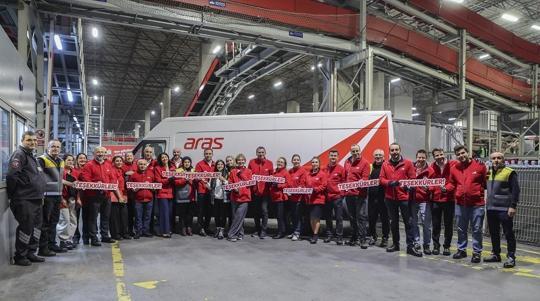 Aras Kargo’nun idari kadrosu kampanya döneminde sahadaki ekiplere destek verdi