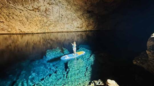 Şahika Ercümen’in de daldığı Aynalıgöl Mağarası, bu yıl 60 bin ziyaretçiyi ağırladı