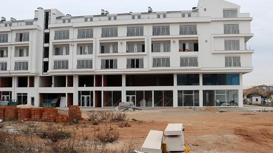 Antalya'da lüks konut projesinde teslimatın gecikmesi mağdur etti