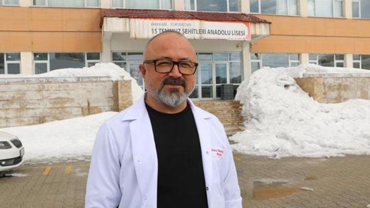 Deniz öğretmen, 26 yıl sonra ilk görev yeri Yüksekova’ya geri döndü