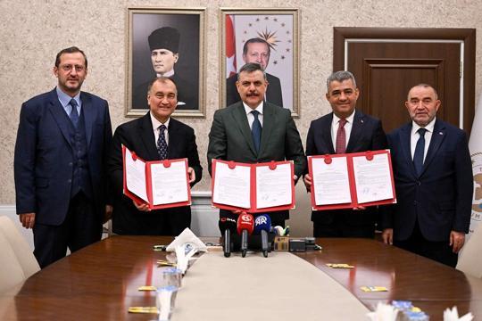 Yıldız Holding'den Gastronomi Liseleri Projesi'ne destek