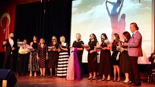 Öğretmenler bu kez ders değil, konser verdi