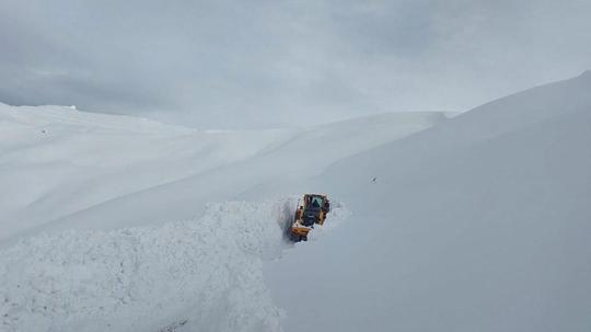 Hakkari'de 143 yerleşim yeri yolu ulaşıma açıldı