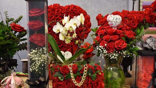 İzmir'de Sevgiler Günü'ne özel 2,5 milyon gül