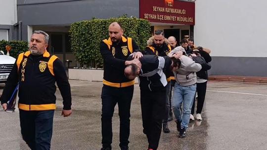 Kredi puanı yüksek kişilerin kimlik bilgilerini kopyalayıp 10 milyon liralık dolandırıcılık yapan 12 şüpheli tutuklandı