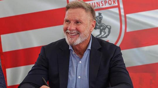 Samsunspor, Thorsten Fink ile 1,5 yıllık sözleşme imzaladı