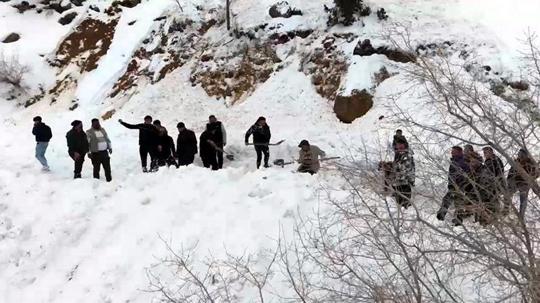 Off-road ekibi çığdan son anda kurtuldu; o anlar kamerada