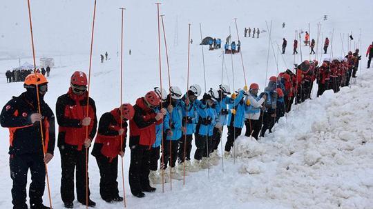 Bitlis’te 228 kişilik ekiple çığ tatbikatı