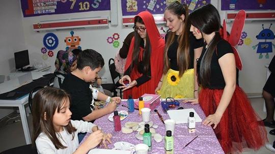 Hastane sınıfında 'Oyun Her Yerde' etkinliği ile moral buldular
