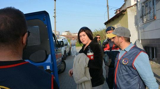 Firari hükümlü kapıyı açmayınca, jandarma çilingir vasıtasıyla içeri girdi