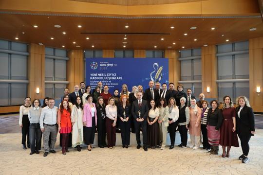 İş Bankası ve FAO çiftçi kadınları desteklemek amacıyla iş birliği başlattığını duyurdu