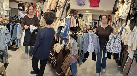 Çamdibi'nin Ömür Ablası'ndan çocuklara bayram hediyesi