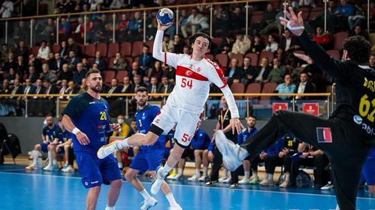 A Milli Erkek Hentbol Takımı, Romanya'ya 37-32 mağlup oldu