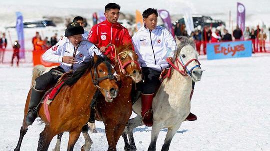 'Kökbörü Oyunları Erciyes 2026' Erciyes Kayak Merkezi'nde düzenlendi