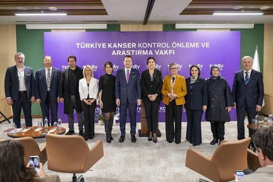 ‘Kanserle mücadele yalnızca tedaviyle kazanılamaz’