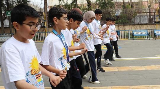 Para Tırmanış Şampiyonası’ndan 11 madalya ile dönüp, başarılarını halay çekerek kutladılar