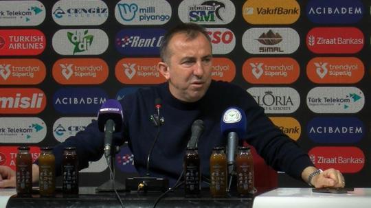 Çaykur Rizespor Teknik Direktörü Recep Uçar: 8'inci sıraya yükselmenin mutluluğunu yaşıyoruz