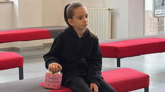 Kavanozda biriken iyilik; 9 yaşındaki Berra harçlıklarını şehit ailelerine bağışladı