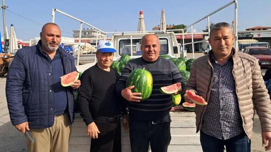 Antalya'da sezonun ilk erkenci karpuzu kilosu 40 liraya alıcı buldu