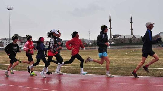 Milli atletler, Avrupa Şampiyonası hazırlıklarına Kars'ta devam ediyor