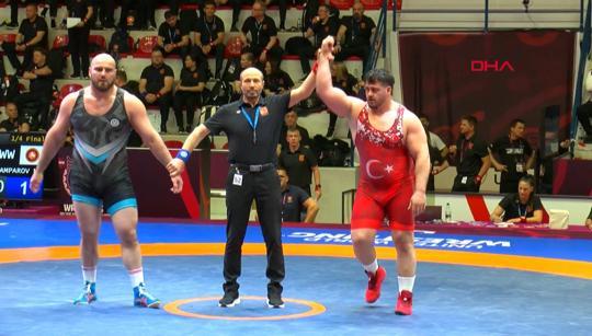 Rıza Kayaalp yarı finale yükseldi