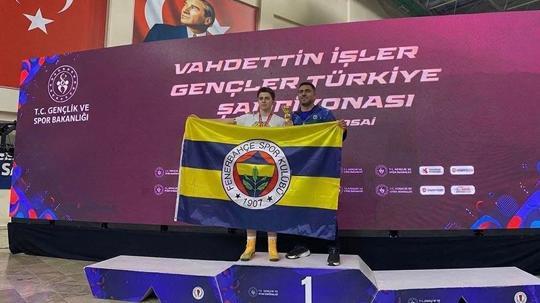 11 yıl önce televizyonda izleyip başladığı boksta Türkiye şampiyonu oldu