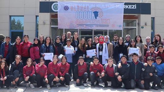 Ulusal Çocuk Sempozyumu’nda 123 öğrenci güncel sorunlarla ilgili 93 bildiri sundu