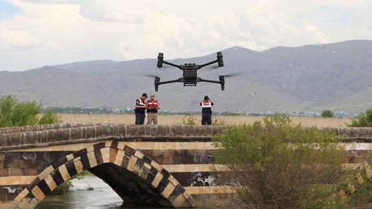 Jandarma, inci kefali nöbetinde; dron destekli botlarla 7/24 denetim