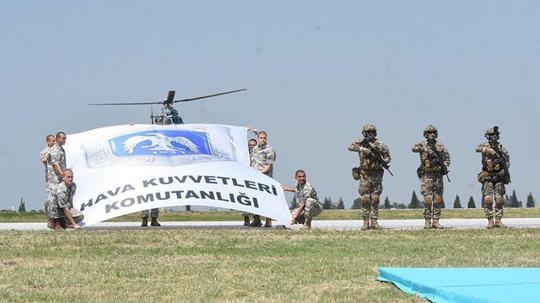 İzmir'de 'Gençlik ve Havacılık Festivali' başladı