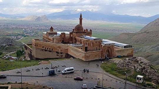 Bayram tatilinde İshak Paşa Sarayı'na 25 bin ziyaretçi