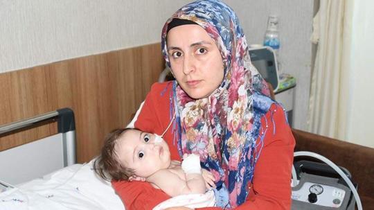SMA'lı Afra Sıla'nın annesi: Hastalık kampanyadan daha hızlı ilerliyor