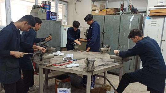 İskenderun Endüstri Meslek Lisesi’nde öğrenciler son teknoloji ile üretim yapıyor