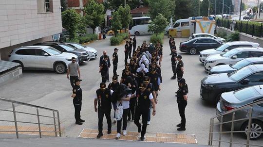 Eskişehir'de masaj salonlarına fuhuş baskını; 7 tutuklama
