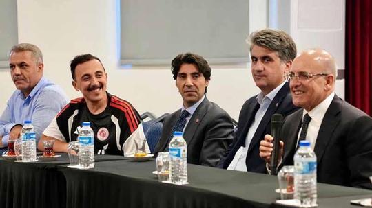 Bakan Şimşek, Batman Petrolspor kampını ziyaret etti
