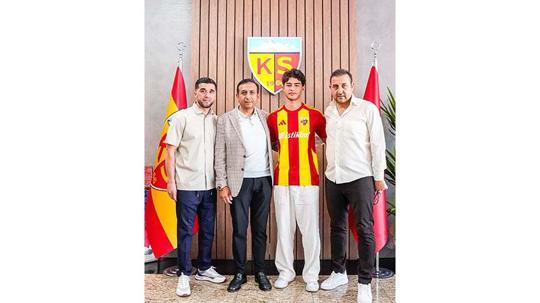 Kayserispor’da Kayra Cihan ile 3 yıllık yeni sözleşme uzattı