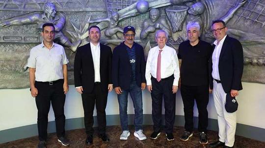 Fenerbahçe Başkanı Aziz Yıldırım, Chobani Kurucusu ve CEO’su Hamdi Ulukaya’yı ağırladı