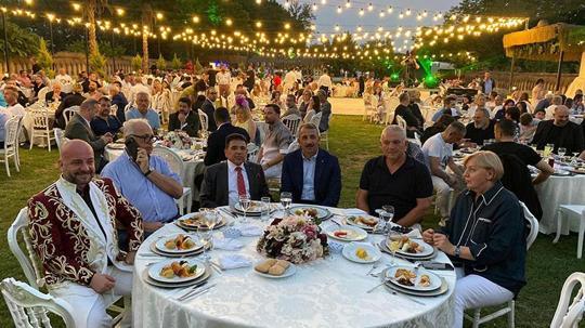 Kırkpınar Ağası Ufuk Özünlü'den pehlivanlara destek gecesi