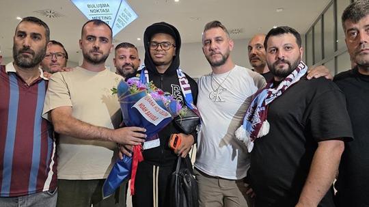 Trabzonspor'un yeni transferi Noah Saviolo şehre geldi