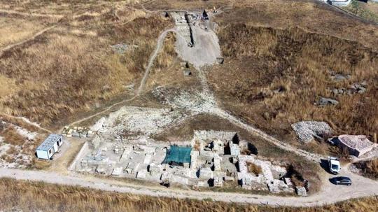 Perinthos Antik Kenti'nde ortaya çıkarılan tiyatroda, Helenistik Dönem'e ait izlere rastlandı